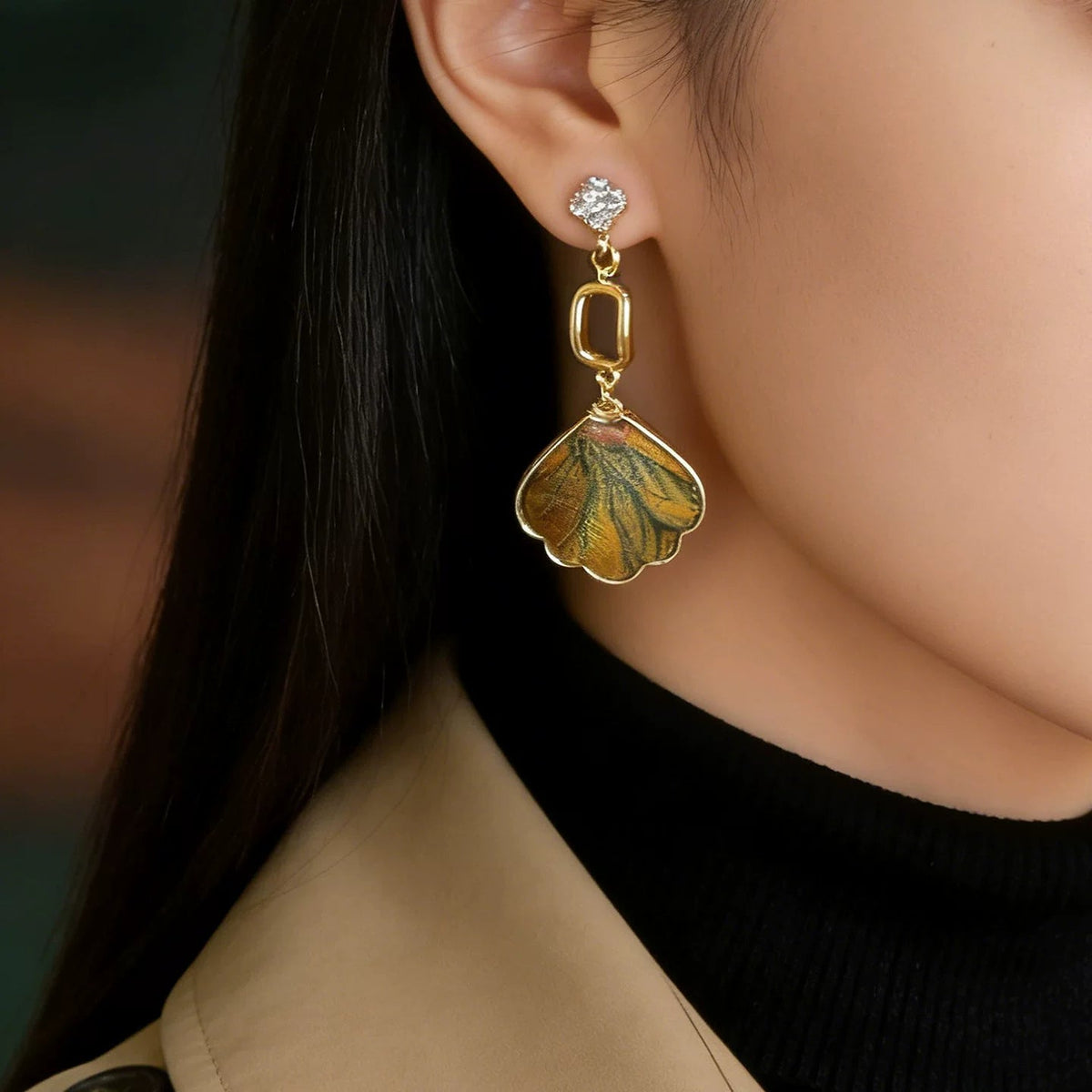 Xiangyunsha petal drop earrings amber bronze worn on ear